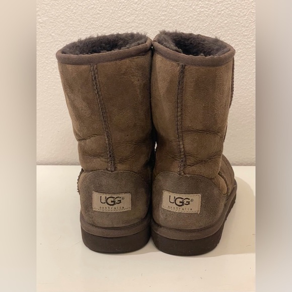 UGG Women’s Classic Short‎ II Chocolate Suede Boots Size 4 - Picture 6 of 10